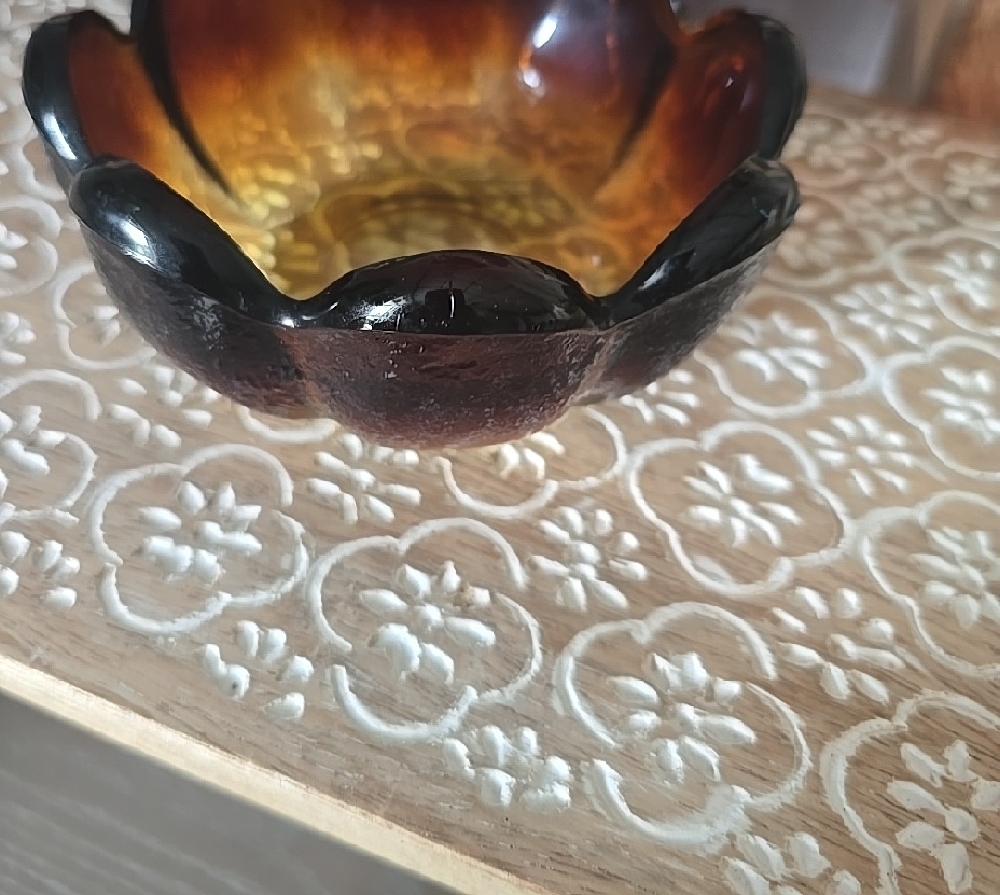 VINTAGE Brown Glass Art Lotus Bowl - Picture 3 of 10